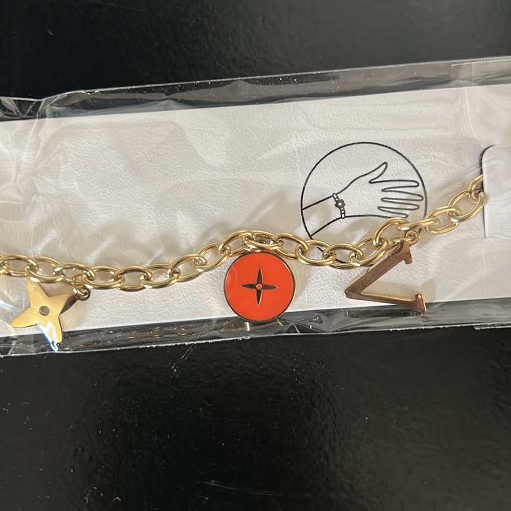 Charm bracelet - Picture 4 of 4